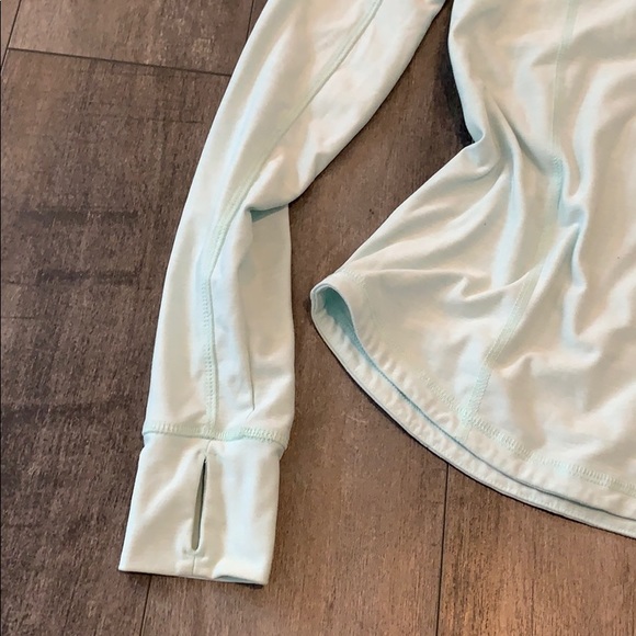 Old Navy active zip up - Picture 2 of 3